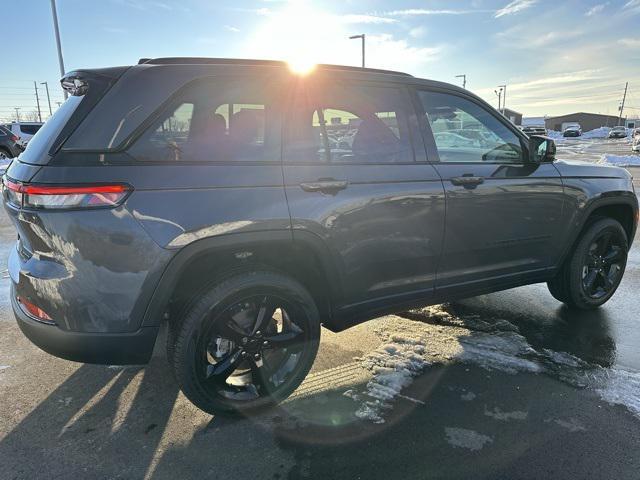 new 2025 Jeep Grand Cherokee car, priced at $45,997