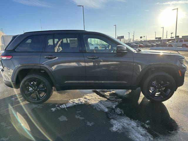 new 2025 Jeep Grand Cherokee car, priced at $45,997