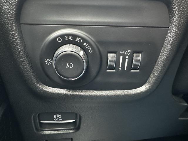 used 2023 Jeep Grand Cherokee car, priced at $32,995