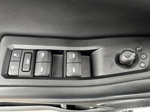 used 2023 Jeep Grand Cherokee car, priced at $32,995