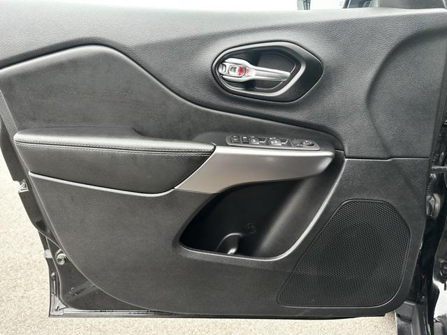 used 2022 Jeep Cherokee car, priced at $23,491