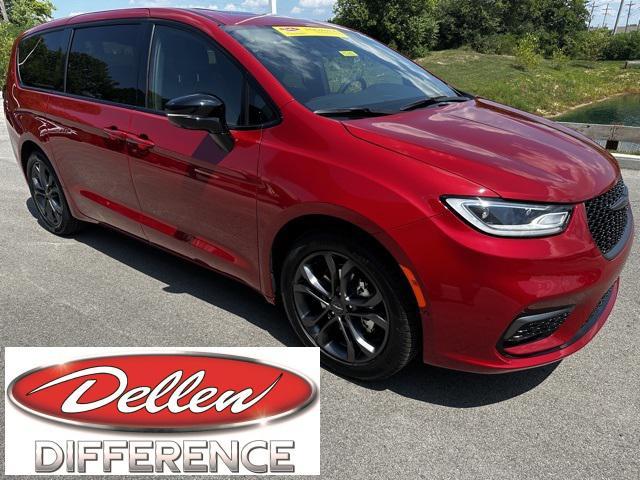 new 2026 Chrysler Pacifica car, priced at $44,179