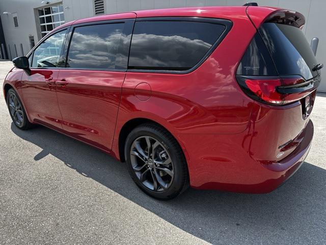 new 2026 Chrysler Pacifica car, priced at $44,179