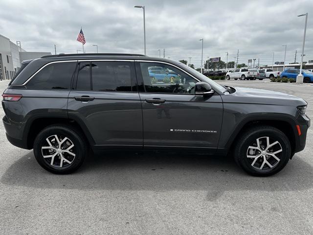 new 2025 Jeep Grand Cherokee car, priced at $48,273