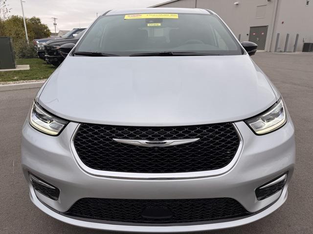 new 2026 Chrysler Pacifica car, priced at $44,080