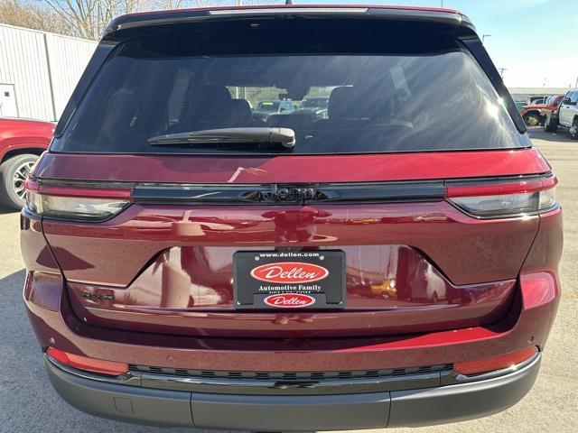 new 2025 Jeep Grand Cherokee car, priced at $43,575