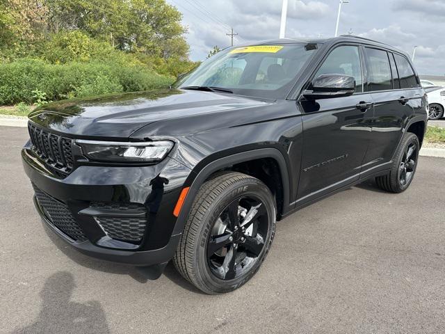 new 2025 Jeep Grand Cherokee car, priced at $44,876