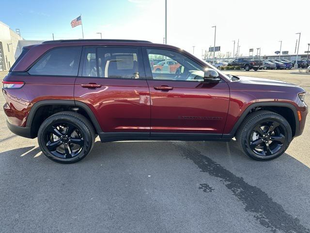 new 2025 Jeep Grand Cherokee car, priced at $51,904