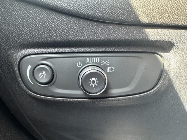 used 2023 Chevrolet Equinox car, priced at $20,000