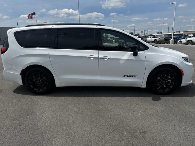 new 2025 Chrysler Pacifica car, priced at $46,565