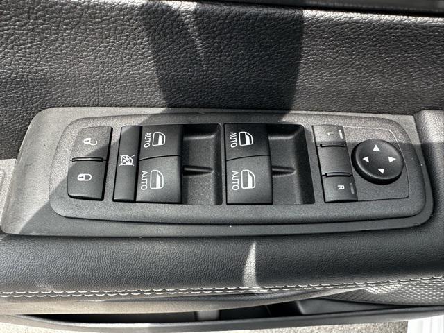new 2025 Chrysler Pacifica car, priced at $46,565