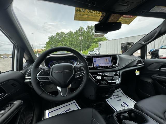 new 2025 Chrysler Pacifica car, priced at $46,565