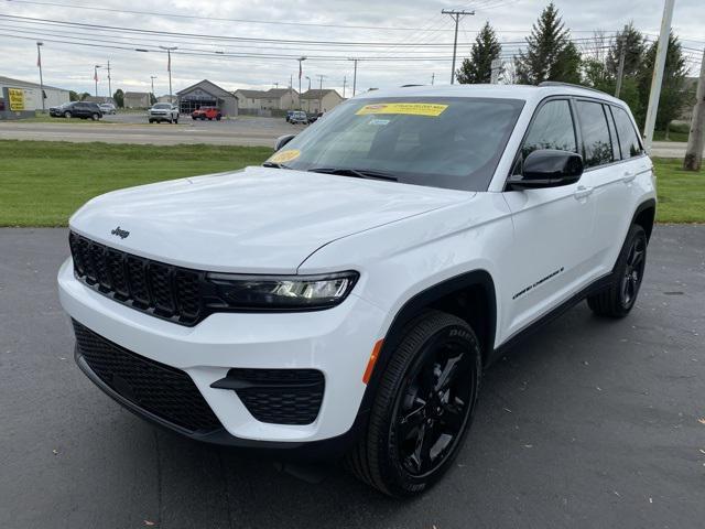 new 2024 Jeep Grand Cherokee car, priced at $44,370