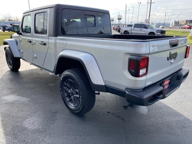 new 2024 Jeep Gladiator car, priced at $38,617