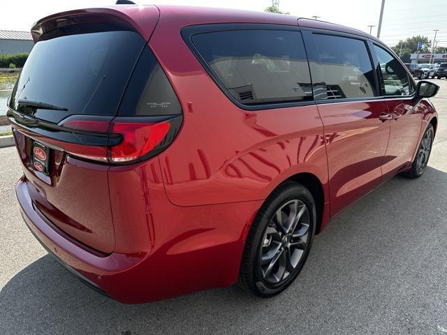 new 2026 Chrysler Pacifica car, priced at $46,179