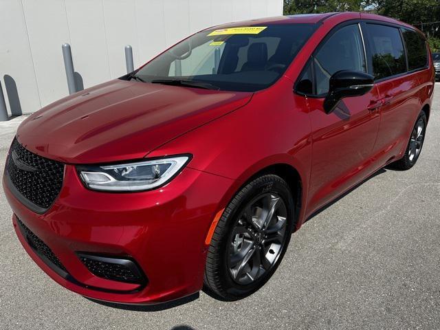 new 2026 Chrysler Pacifica car, priced at $46,179
