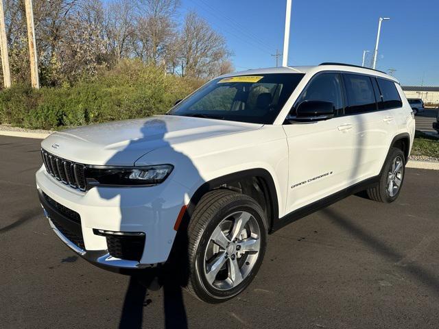 new 2025 Jeep Grand Cherokee L car, priced at $54,004