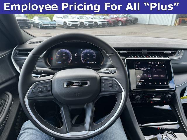 new 2025 Jeep Grand Cherokee car, priced at $40,845