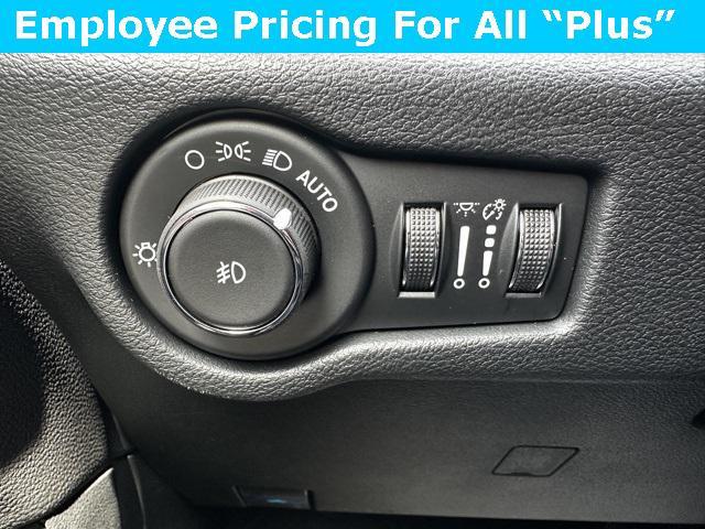 new 2025 Chrysler Pacifica car, priced at $47,099