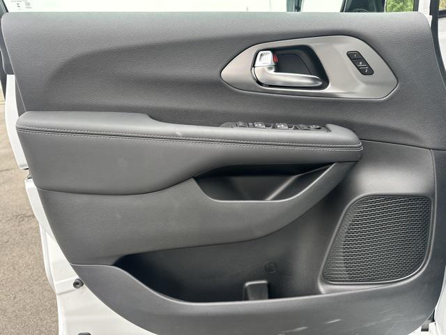 new 2026 Chrysler Pacifica car, priced at $44,913