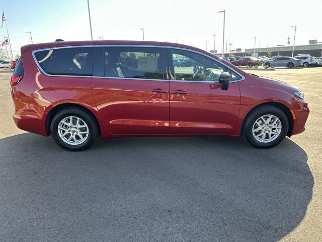 new 2025 Chrysler Pacifica car, priced at $43,196