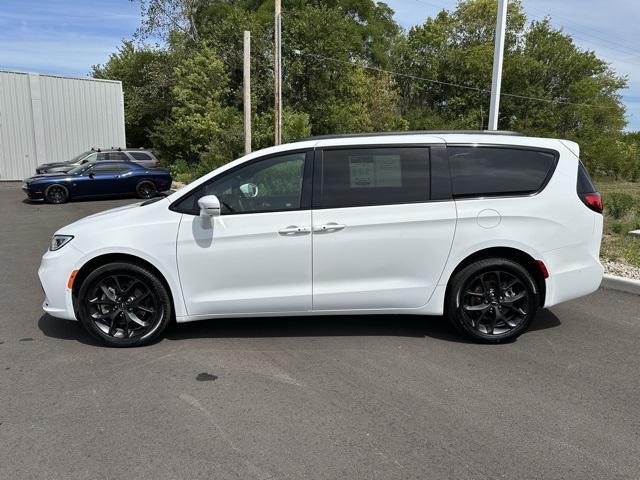 used 2022 Chrysler Pacifica car, priced at $39,000