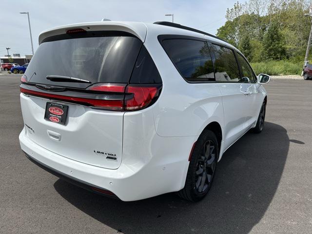 used 2022 Chrysler Pacifica car, priced at $39,000