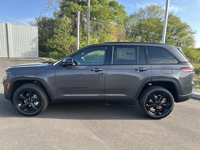 new 2025 Jeep Grand Cherokee car, priced at $47,008