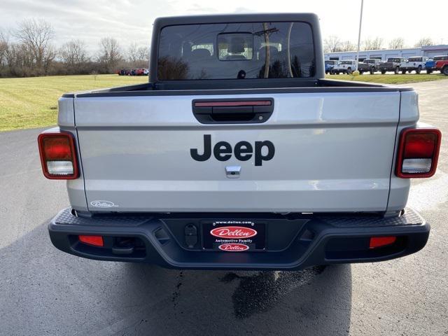 new 2024 Jeep Gladiator car, priced at $41,422
