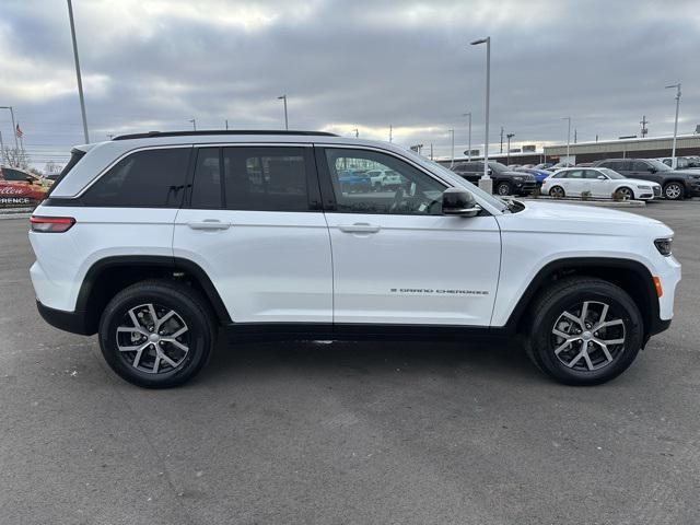 new 2025 Jeep Grand Cherokee car, priced at $47,880