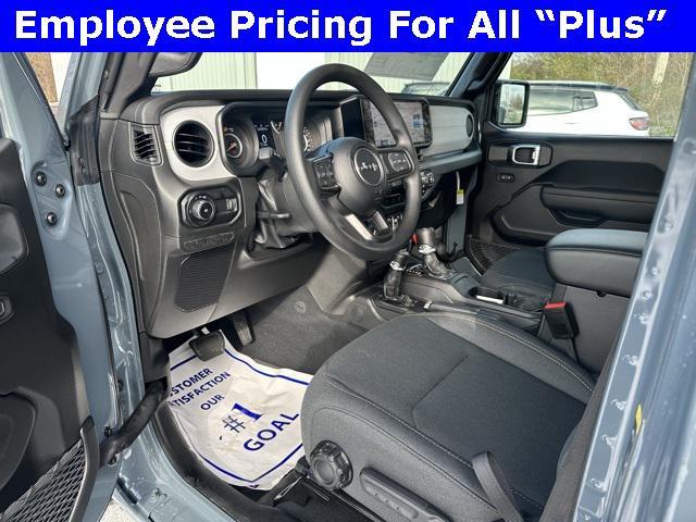 new 2025 Jeep Wrangler car, priced at $40,258