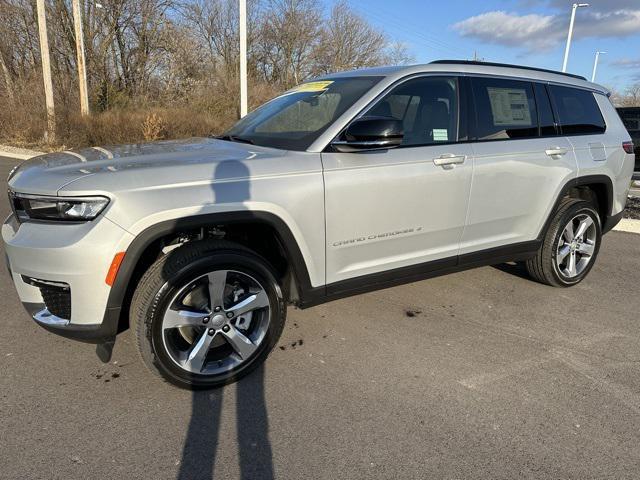 new 2025 Jeep Grand Cherokee L car, priced at $51,054