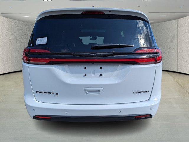 new 2025 Chrysler Pacifica car, priced at $45,892