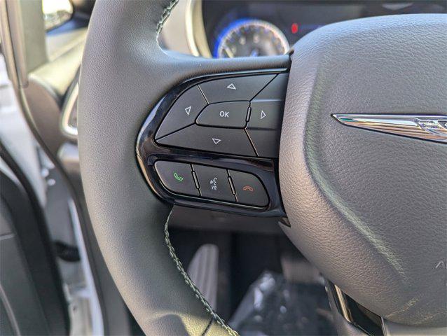 new 2025 Chrysler Pacifica car, priced at $45,892