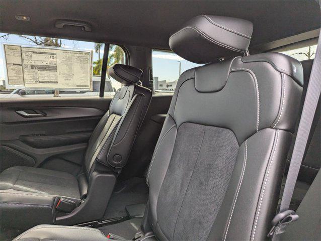 new 2025 Jeep Grand Cherokee L car, priced at $40,177