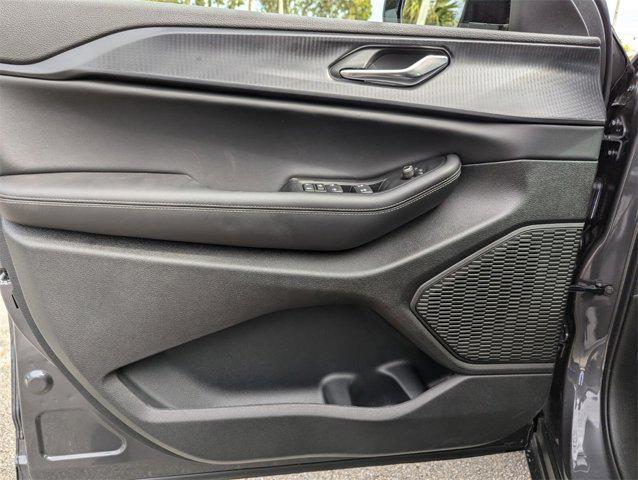 new 2025 Jeep Grand Cherokee L car, priced at $40,177