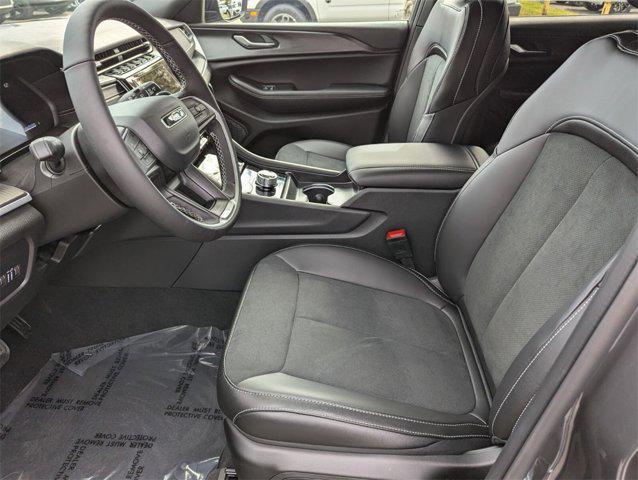 new 2025 Jeep Grand Cherokee L car, priced at $40,177