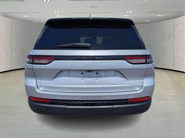 used 2022 Jeep Grand Cherokee car, priced at $33,581