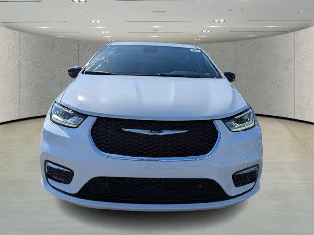 new 2025 Chrysler Pacifica car, priced at $39,700