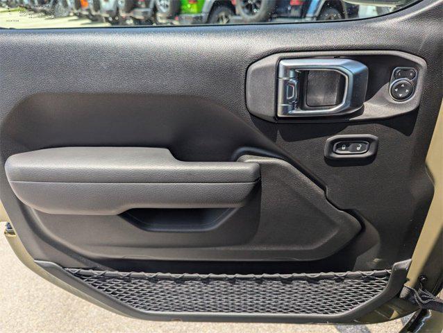 new 2025 Jeep Wrangler car, priced at $55,376