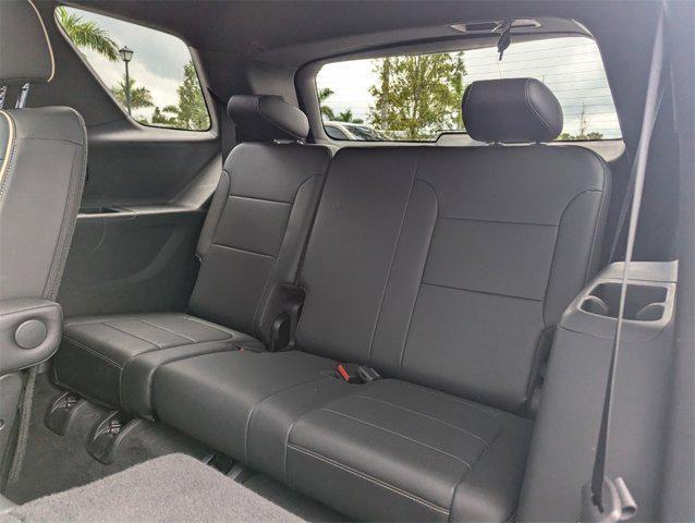 used 2022 Chevrolet Traverse car, priced at $31,464