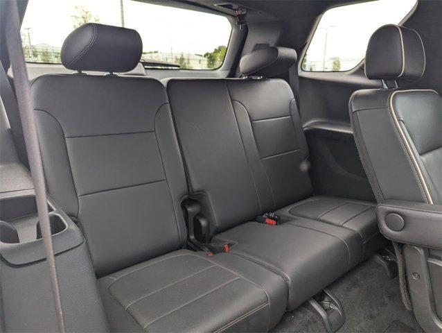 used 2022 Chevrolet Traverse car, priced at $31,464