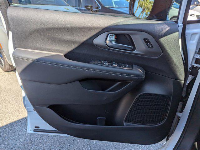 new 2025 Chrysler Pacifica car, priced at $39,700