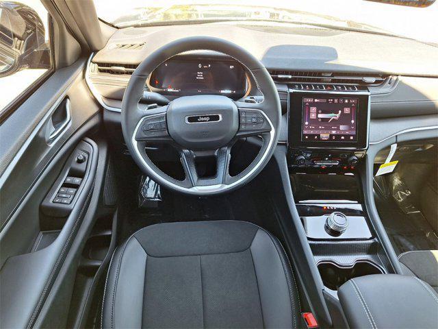 new 2025 Jeep Grand Cherokee car, priced at $37,819