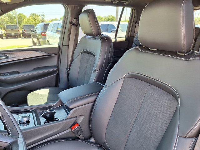 new 2025 Jeep Grand Cherokee car, priced at $37,819