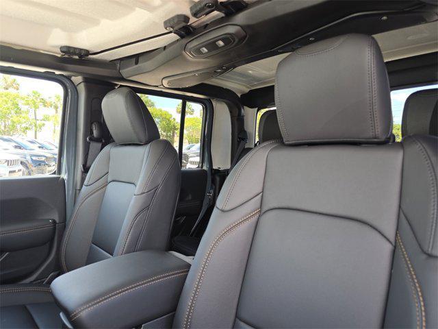 new 2025 Jeep Gladiator car, priced at $48,200