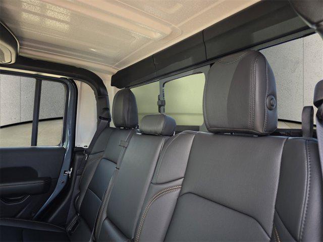 new 2025 Jeep Gladiator car, priced at $48,200