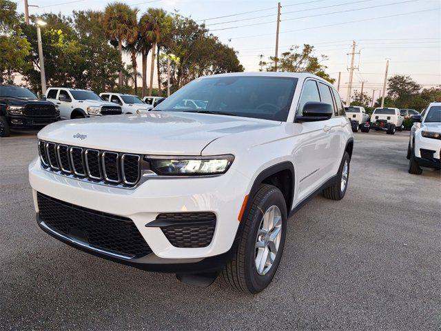 new 2025 Jeep Grand Cherokee car, priced at $33,914