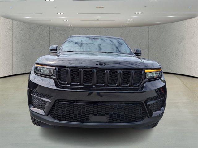 new 2025 Jeep Grand Cherokee car, priced at $33,676