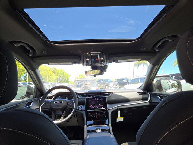 new 2025 Jeep Grand Cherokee car, priced at $32,622